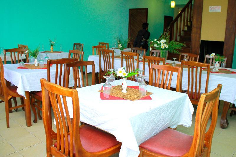 Sobaya Hotel Kandy Esterno foto