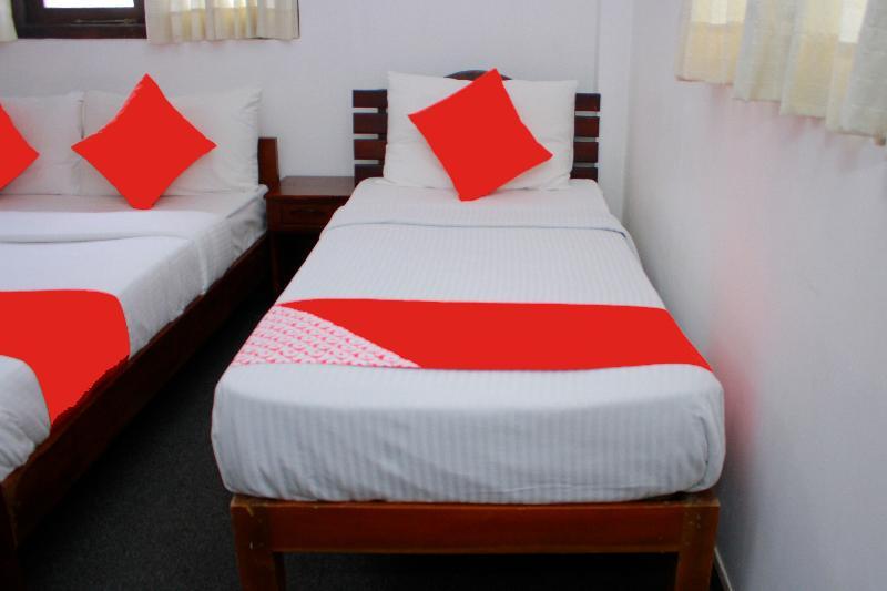 Sobaya Hotel Kandy Esterno foto