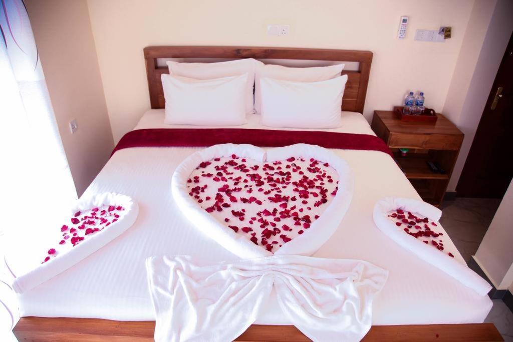 Sobaya Hotel Kandy Esterno foto
