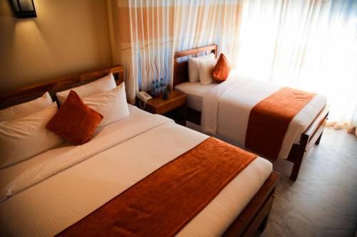 Sobaya Hotel Kandy Esterno foto
